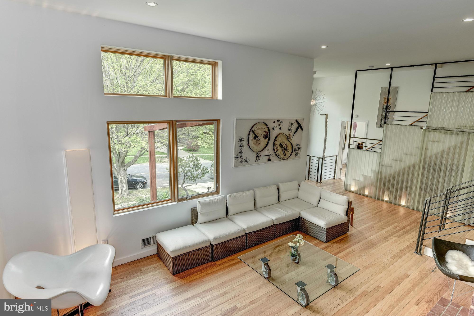 8009 Beech Tree Road Bethesda, MD 20817 - Photo 7 of 30 Living Room