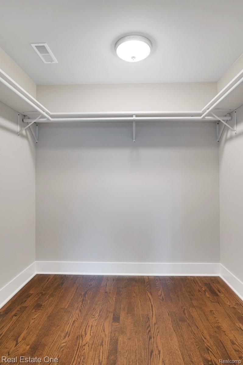 149 Linwood Avenue Rochester, MI 48307 - Photo 30 of 47 Master Suite Walk-in Closet