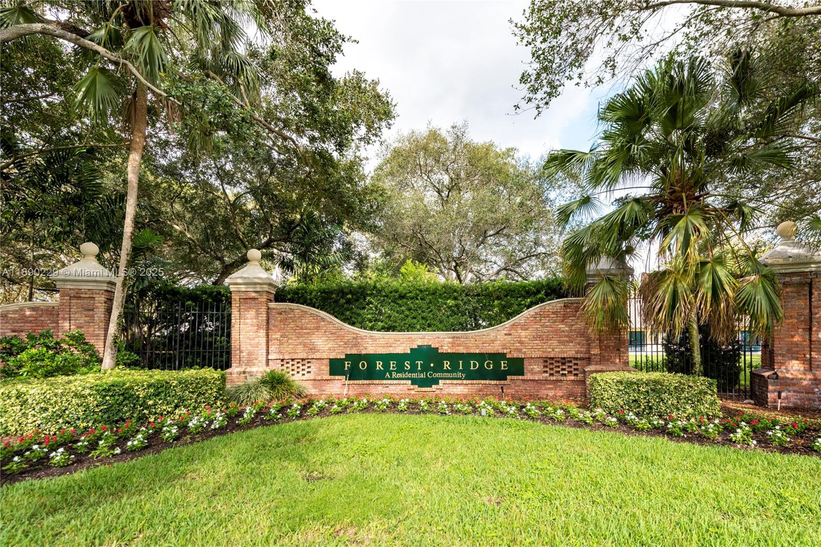 a view of an house with backyard space and garden