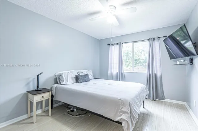 $665,000 | 2913 Myrtle Oak Circle, Davie, FL 33328