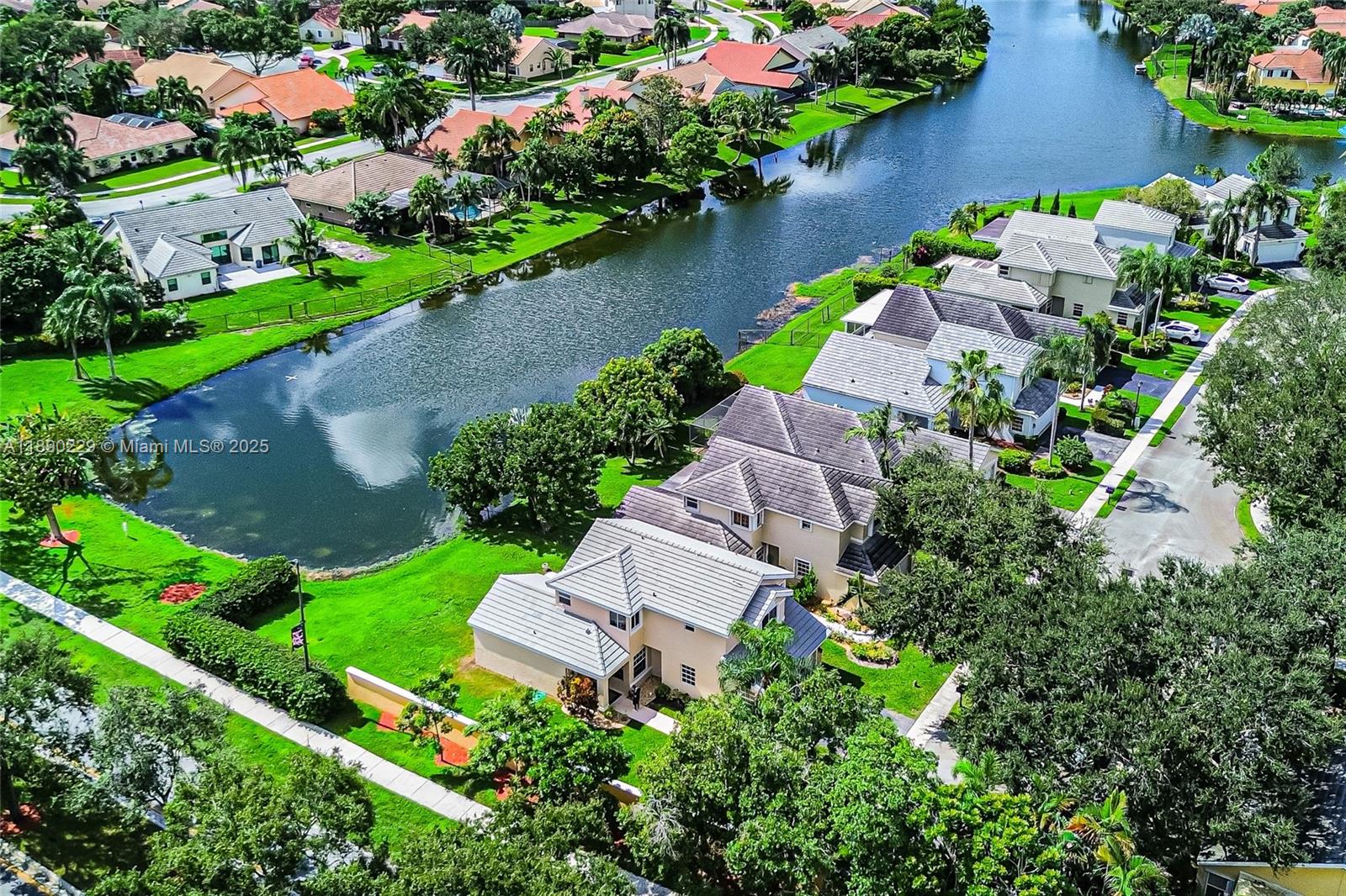 2913 Myrtle Oak Circle Davie, FL 33328 - Photo 32 of 35 an aerial view of a house