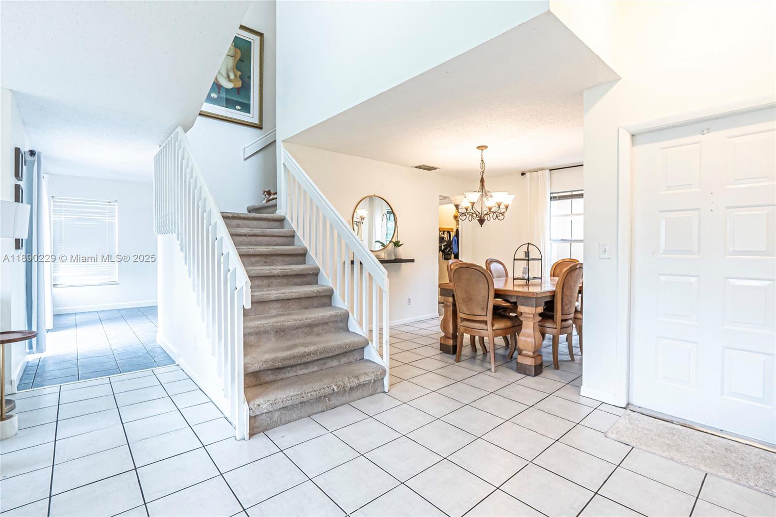 2913 Myrtle Oak Circle Davie, FL 33328 - Photo 8 of 35