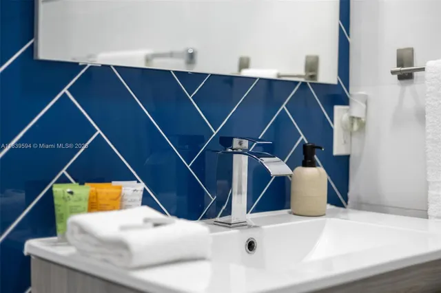 $1,700,000 | 1240 Jefferson Street, Hollywood, FL 33019