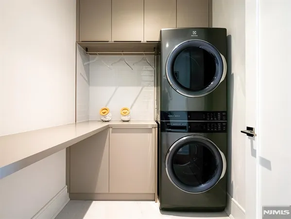 $2,575,000 | 16-18 Paris Avenue, Unit 9, Northvale, NJ 07647