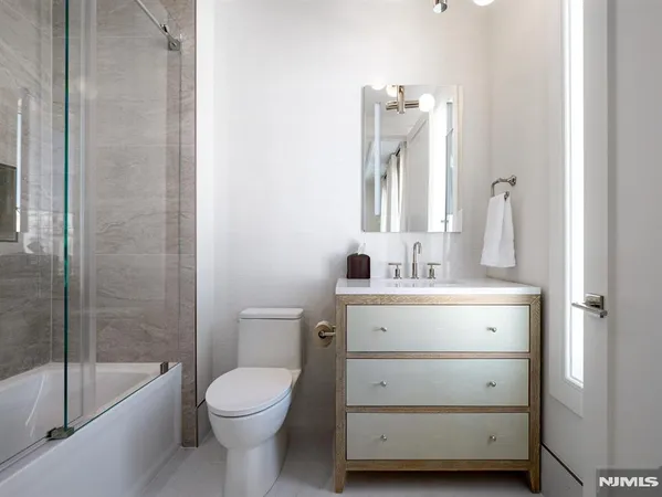 $2,575,000 | 16-18 Paris Avenue, Unit 9, Northvale, NJ 07647