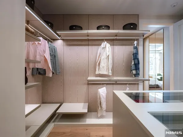 $2,575,000 | 16-18 Paris Avenue, Unit 9, Northvale, NJ 07647