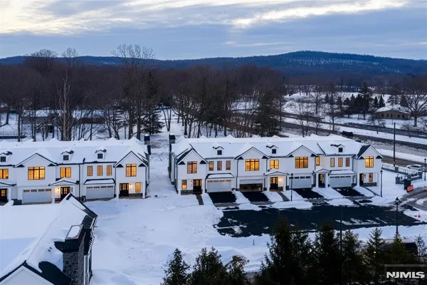 $2,575,000 | 16-18 Paris Avenue, Unit 9, Northvale, NJ 07647