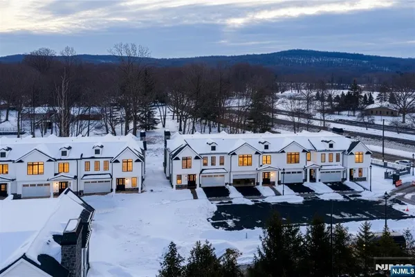 $2,575,000 | 16-18 Paris Avenue, Unit 9, Northvale, NJ 07647