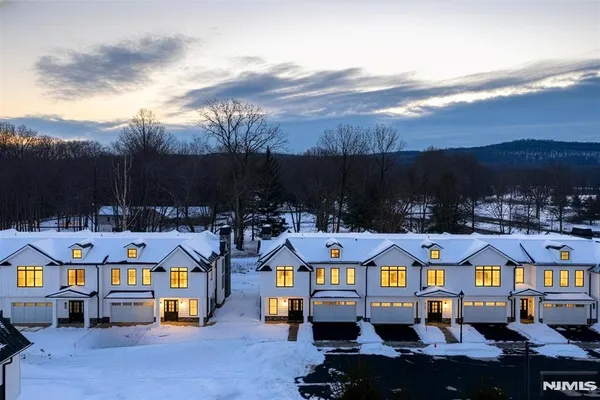 $2,575,000 | 16-18 Paris Avenue, Unit 9, Northvale, NJ 07647