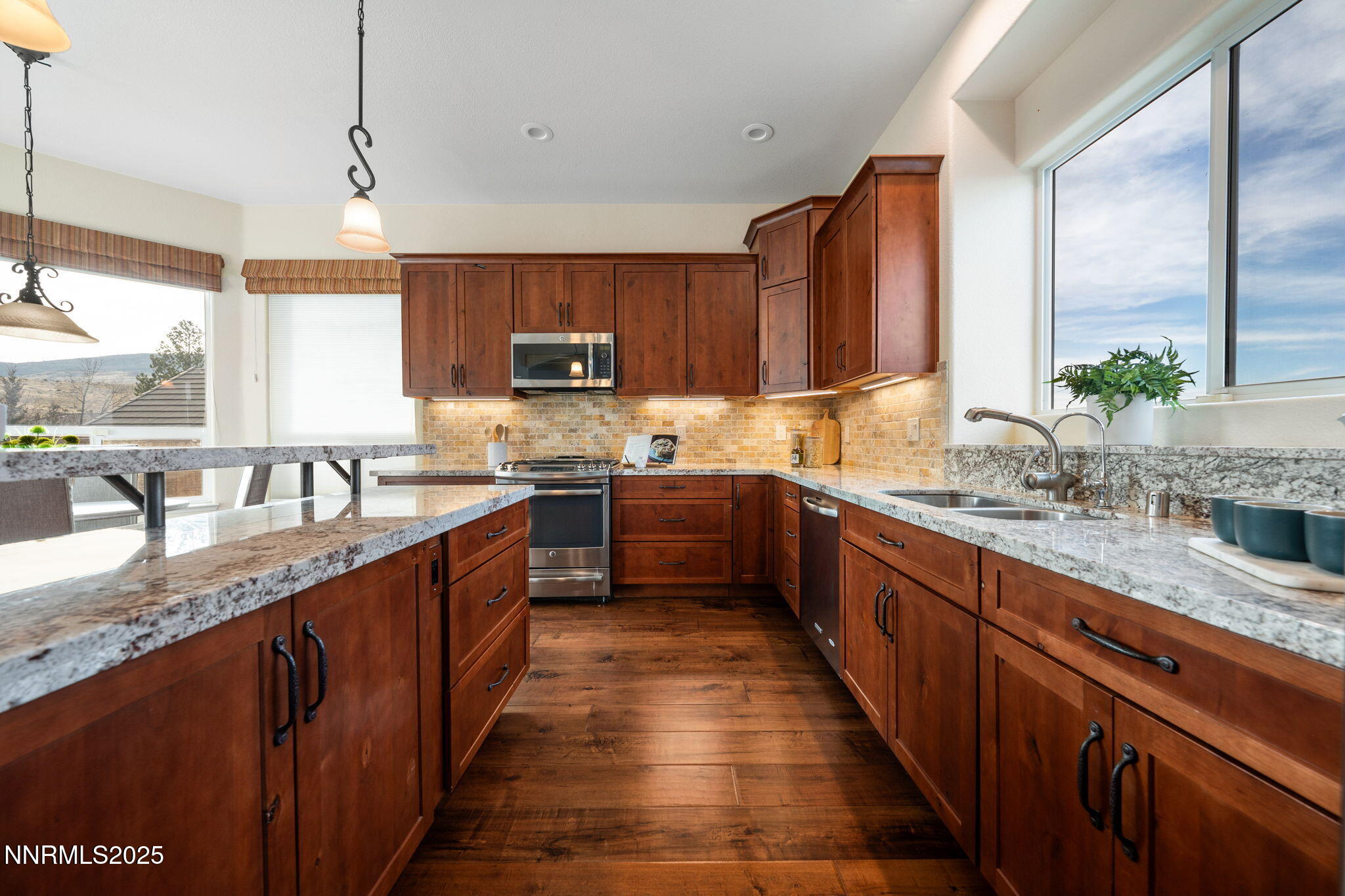 2573 Rampart Terrace Reno, NV 89519 - Photo 14 of 47 17-web-or-mls-2573 Rampart Terrace-18