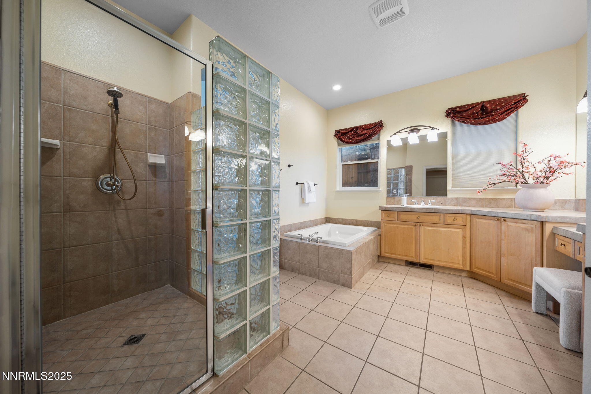 2573 Rampart Terrace Reno, NV 89519 - Photo 22 of 47 27-web-or-mls-2573 Rampart Terrace-28