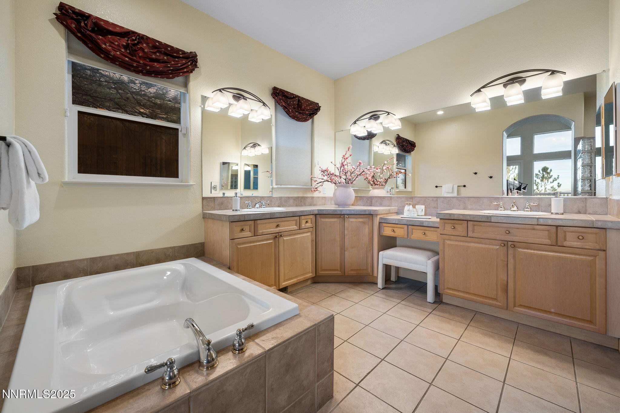 2573 Rampart Terrace Reno, NV 89519 - Photo 23 of 47 26-web-or-mls-2573 Rampart Terrace-27