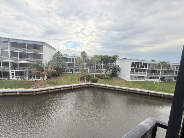 $2,350 | 896 North Federal Highway, Unit 326, Lantana, FL 33462