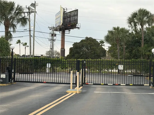 $2,350 | 896 North Federal Highway, Unit 326, Lantana, FL 33462