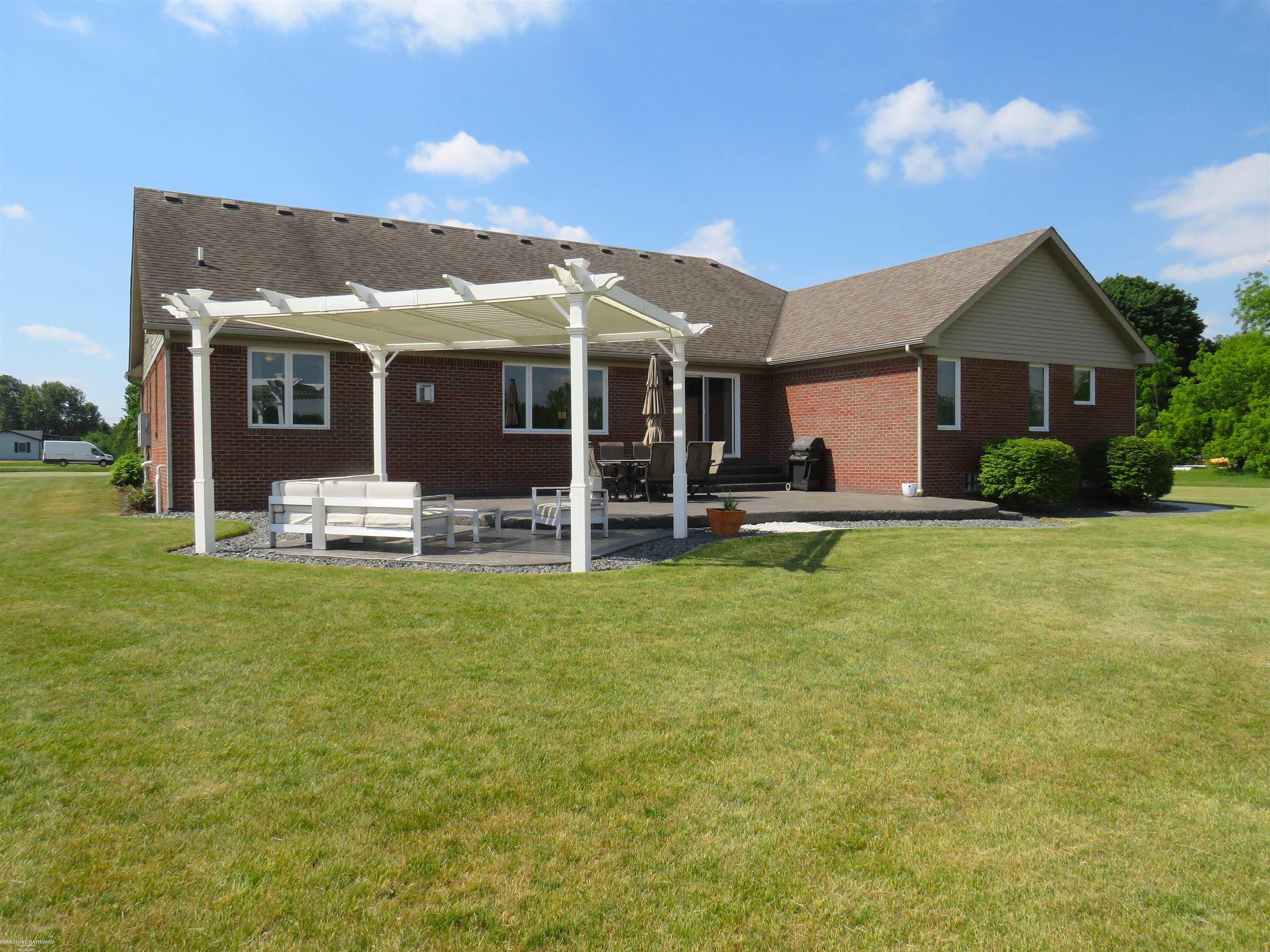 17201 Armada Center Road Armada, MI 48005 - Photo 4 of 33