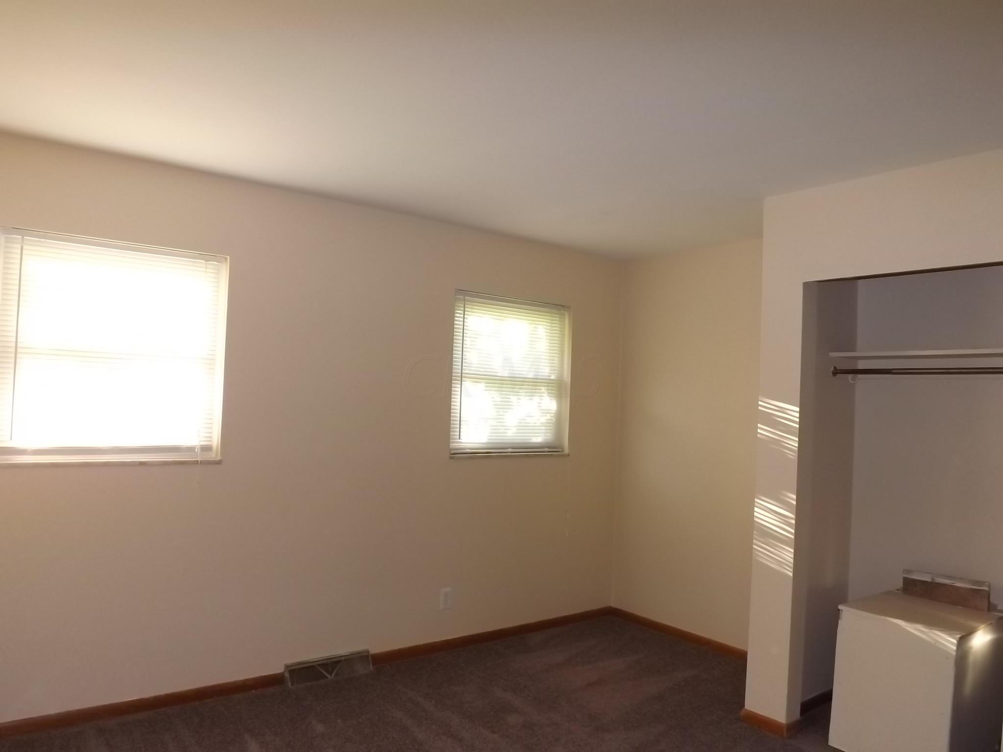 3481 South Hamilton Road Columbus, OH 43232 - Photo 4 of 13 Gallery Image 4