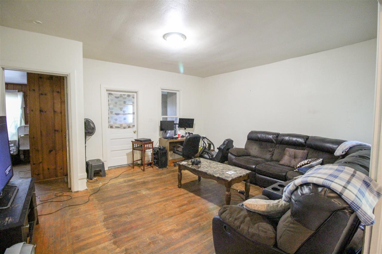 437 East Mt Morris Road Mount Morris, MI 48458 - Photo 5 of 33 50021154-4.JPG