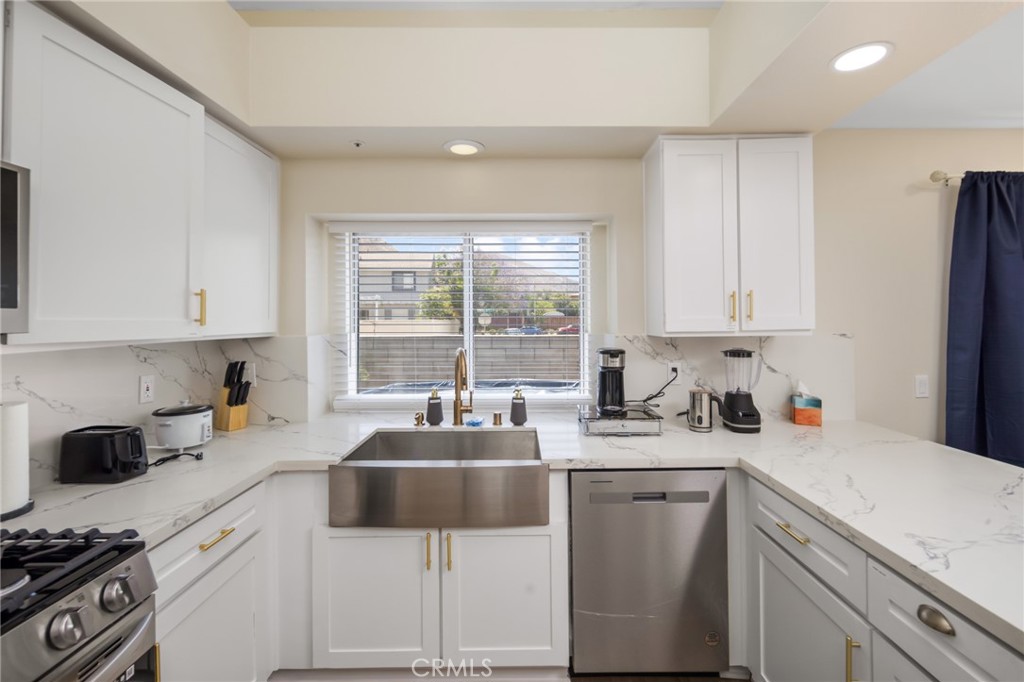15737 Firethorn Road Fontana, CA 92337 - Photo 12 of 33 Gallery Image 12
