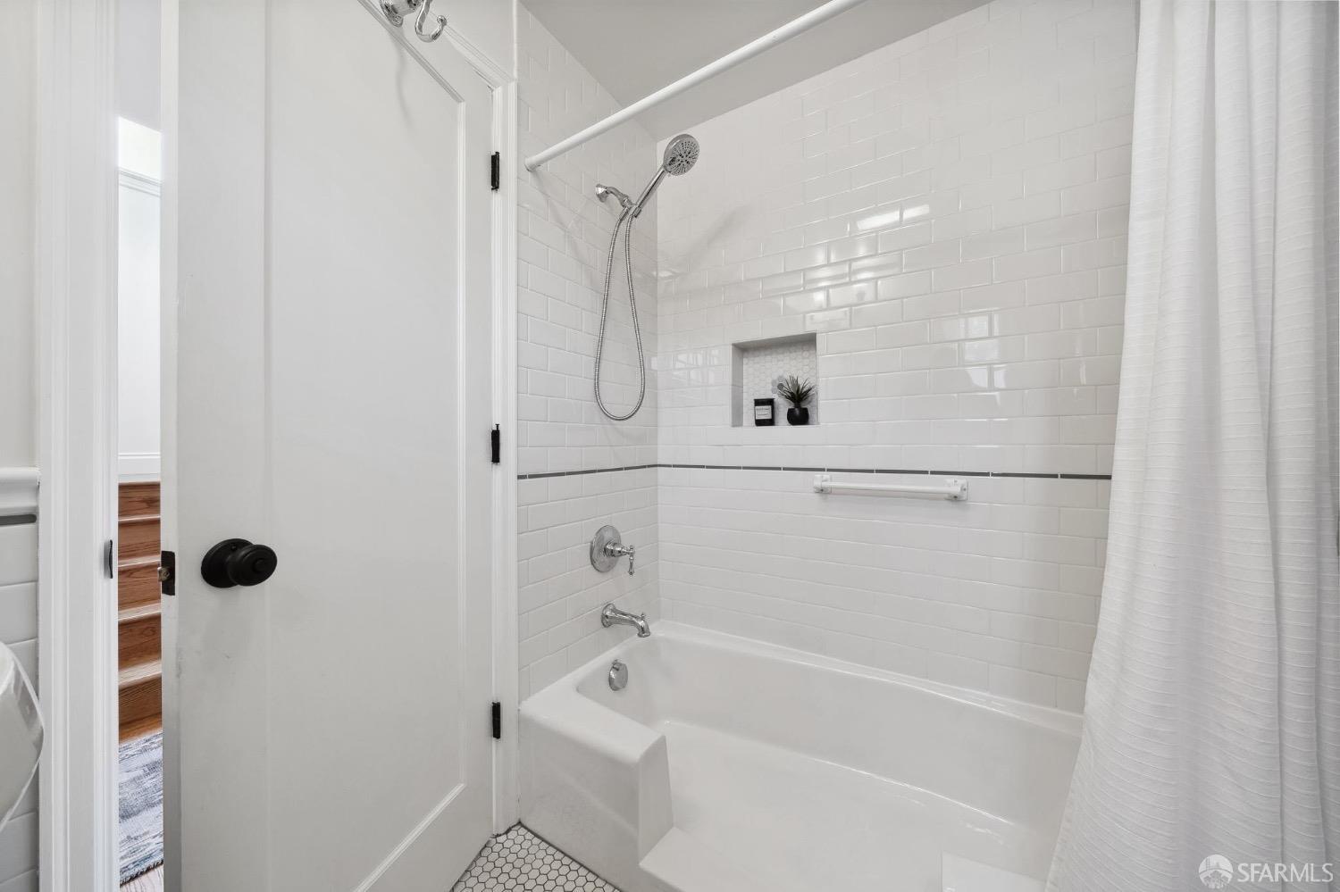 508 Talbot Avenue Albany, CA 94706 - Photo 35 of 66 a bathroom with a bathtub and a shower