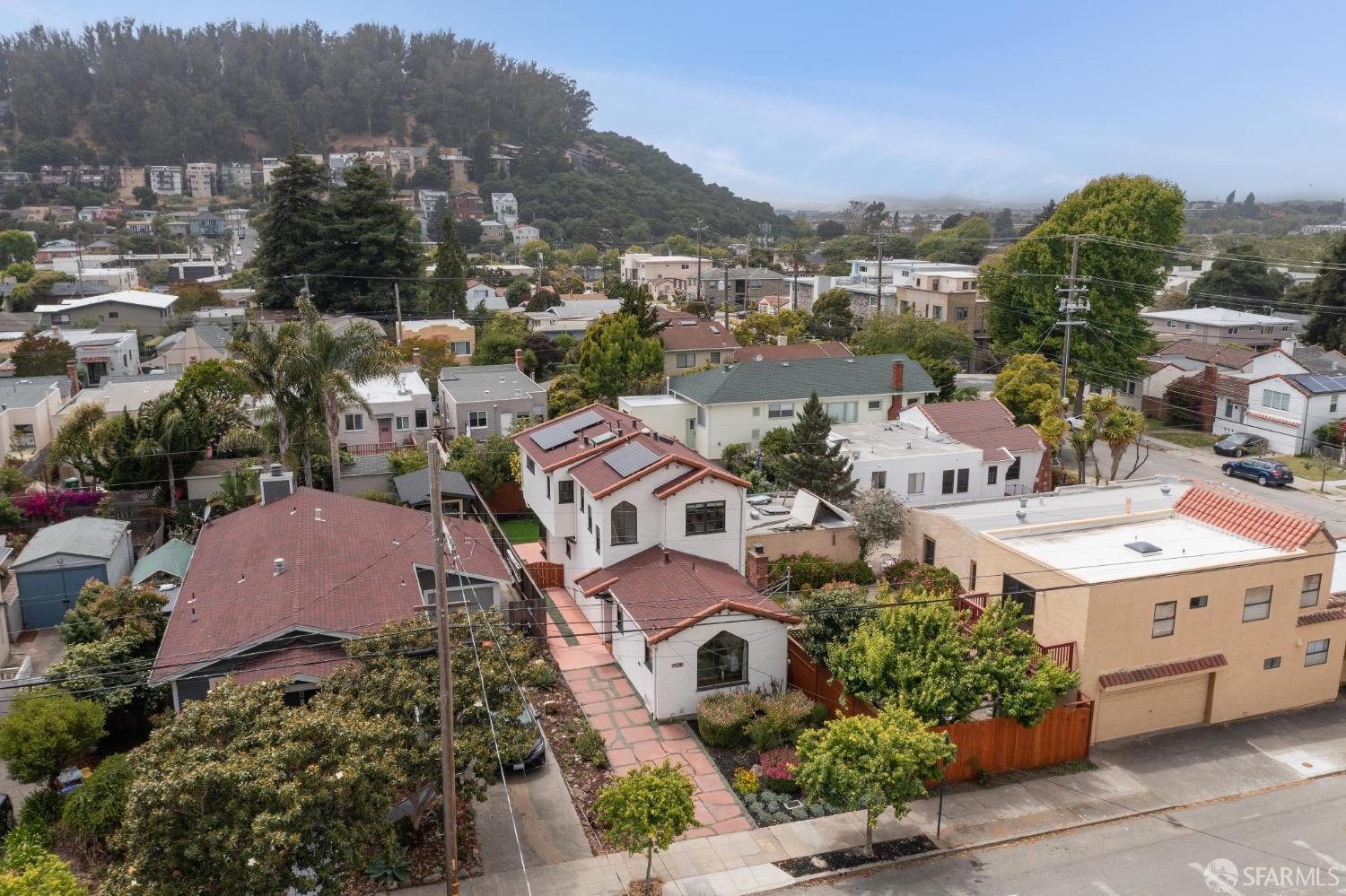 508 Talbot Avenue Albany, CA 94706 - Photo 63 of 66 an aerial view of a house with a garden