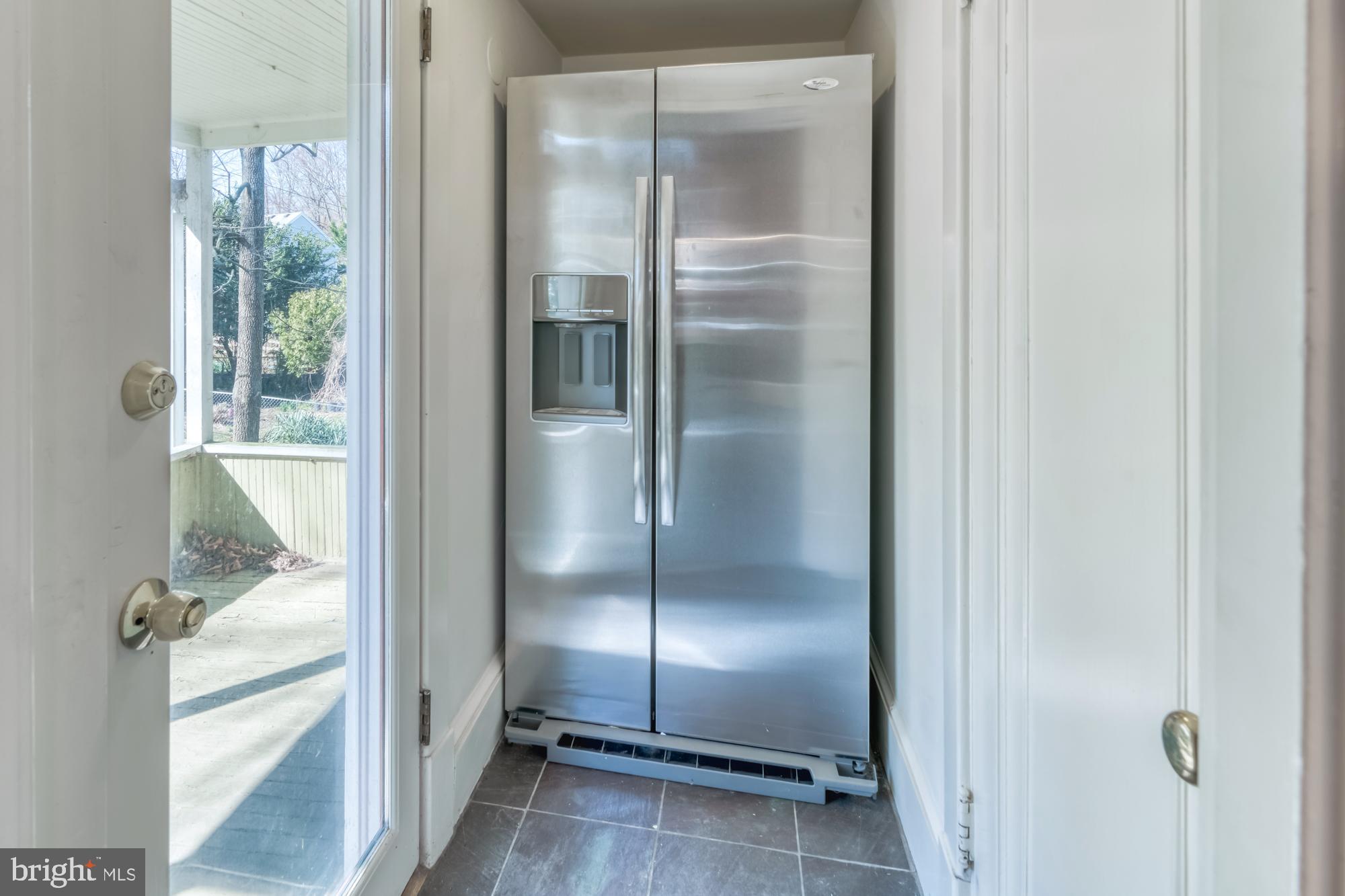 2800 Russell Road Alexandria, VA 22305 - Photo 20 of 48 Outside access to yard