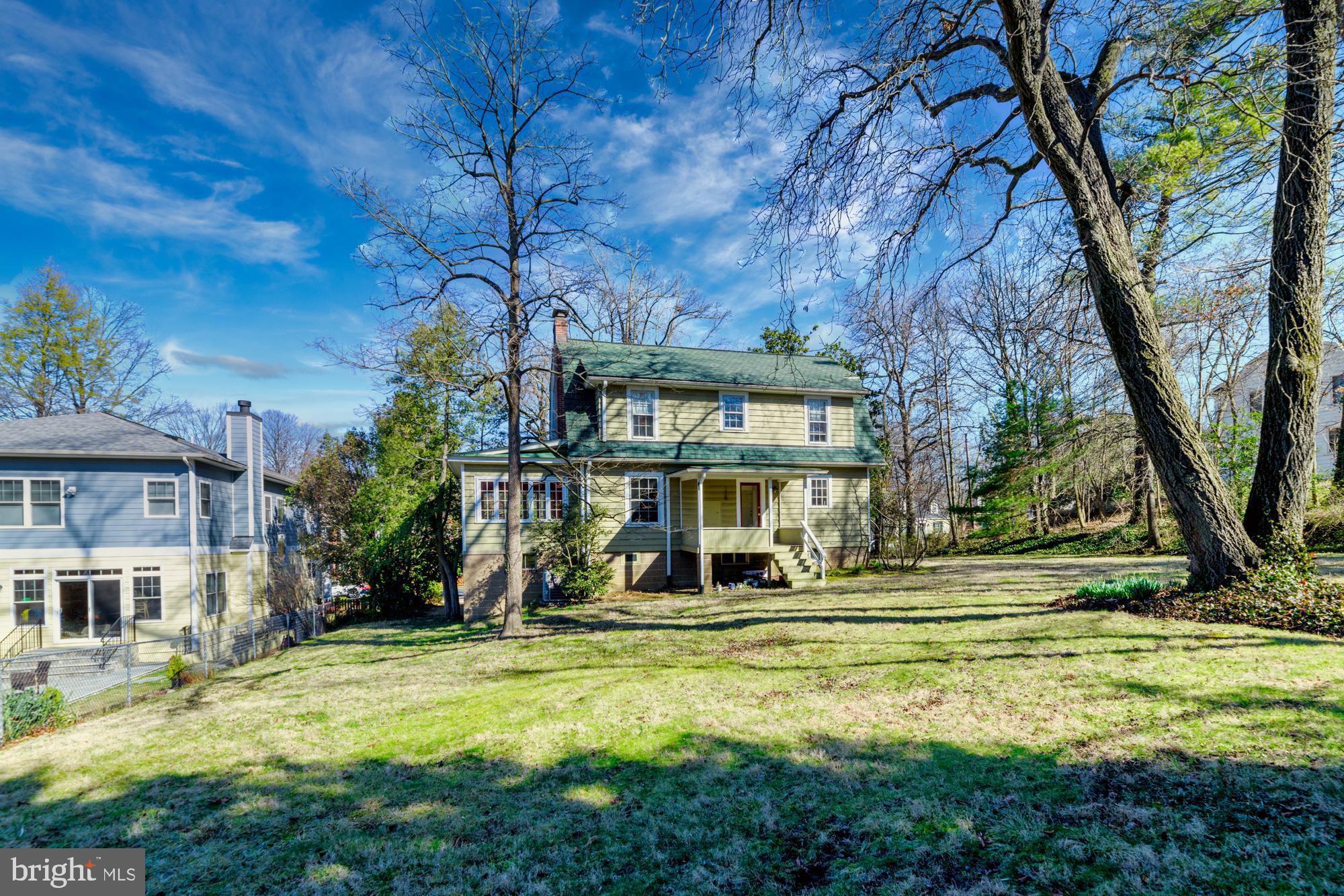 2800 Russell Road Alexandria, VA 22305 - Photo 2 of 48 Amazing yard with endless opportunity