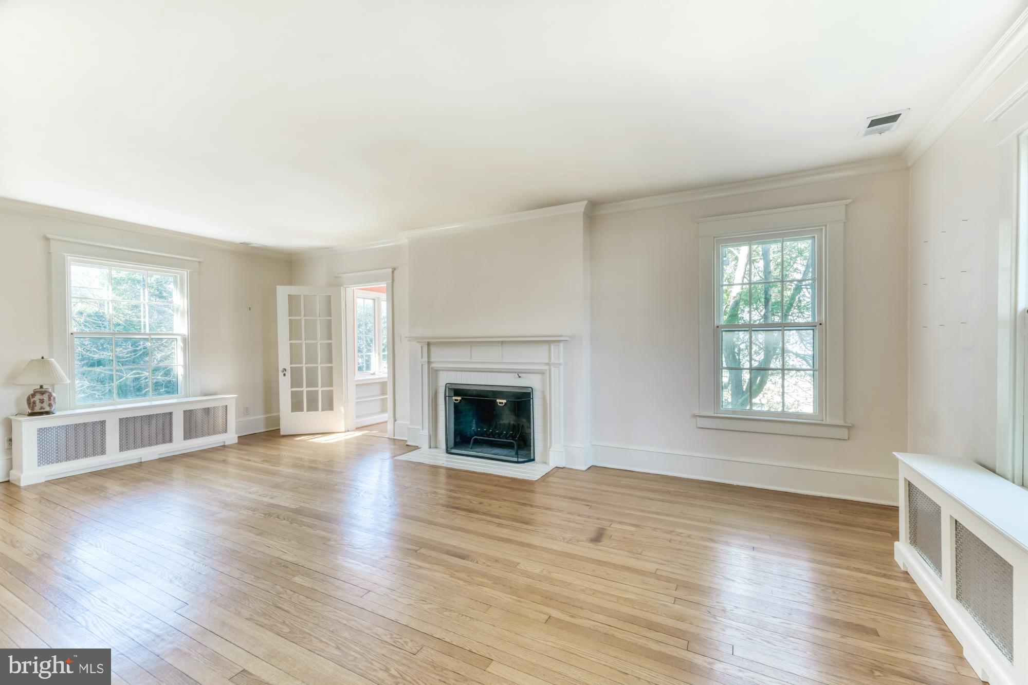 2800 Russell Road Alexandria, VA 22305 - Photo 22 of 48 Living room with fireplace