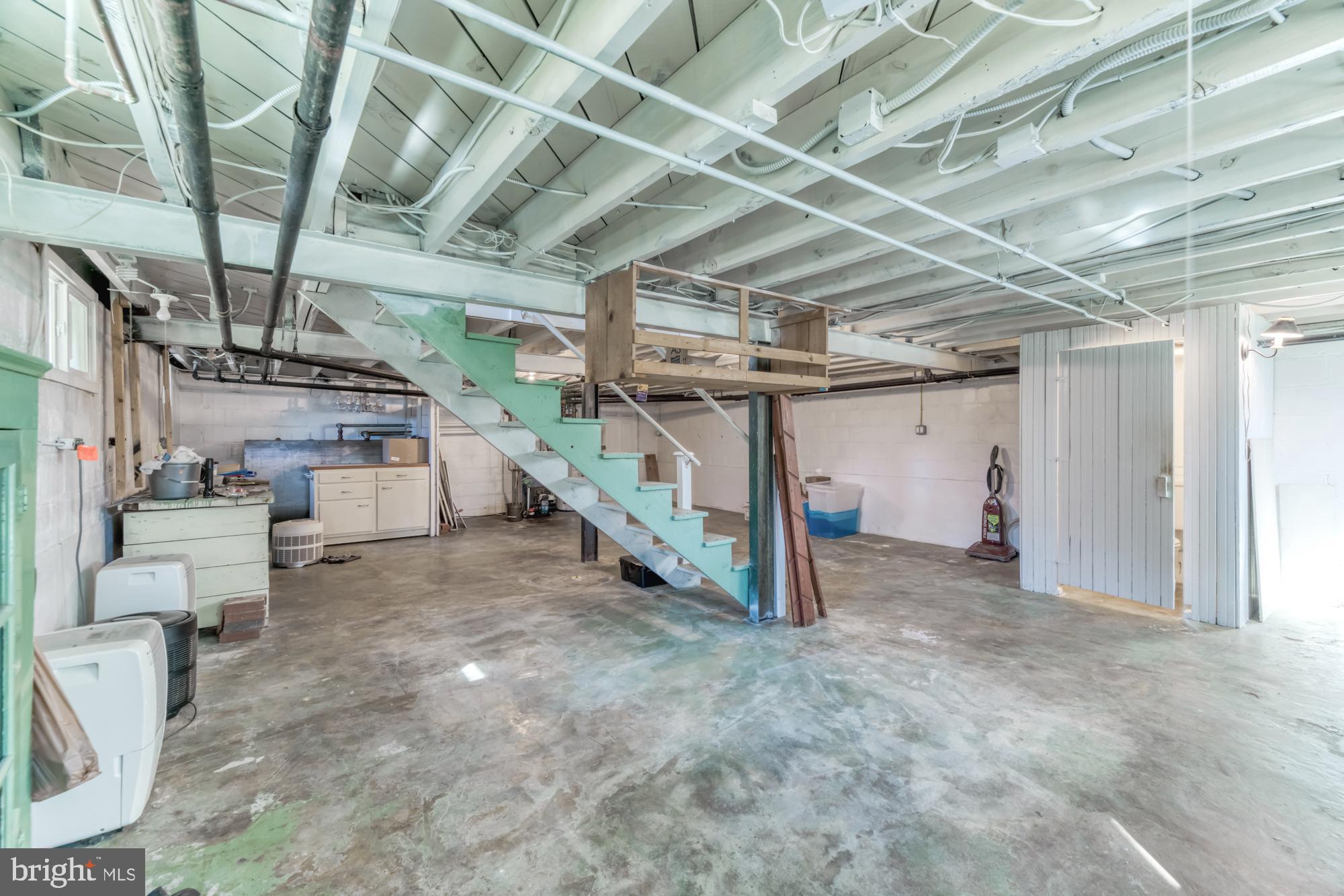 2800 Russell Road Alexandria, VA 22305 - Photo 38 of 48 Unfinished lower level with outside access