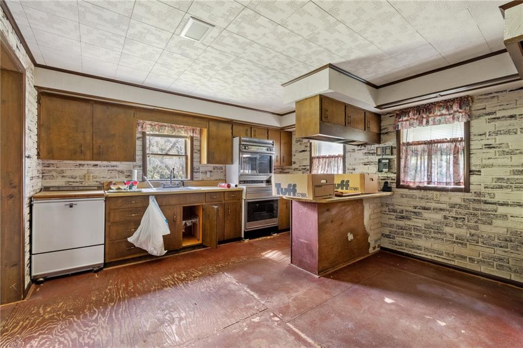 3302 Oneida Valley Road Emlenton, PA 16373 - Photo 5 of 25 Gallery Image 5