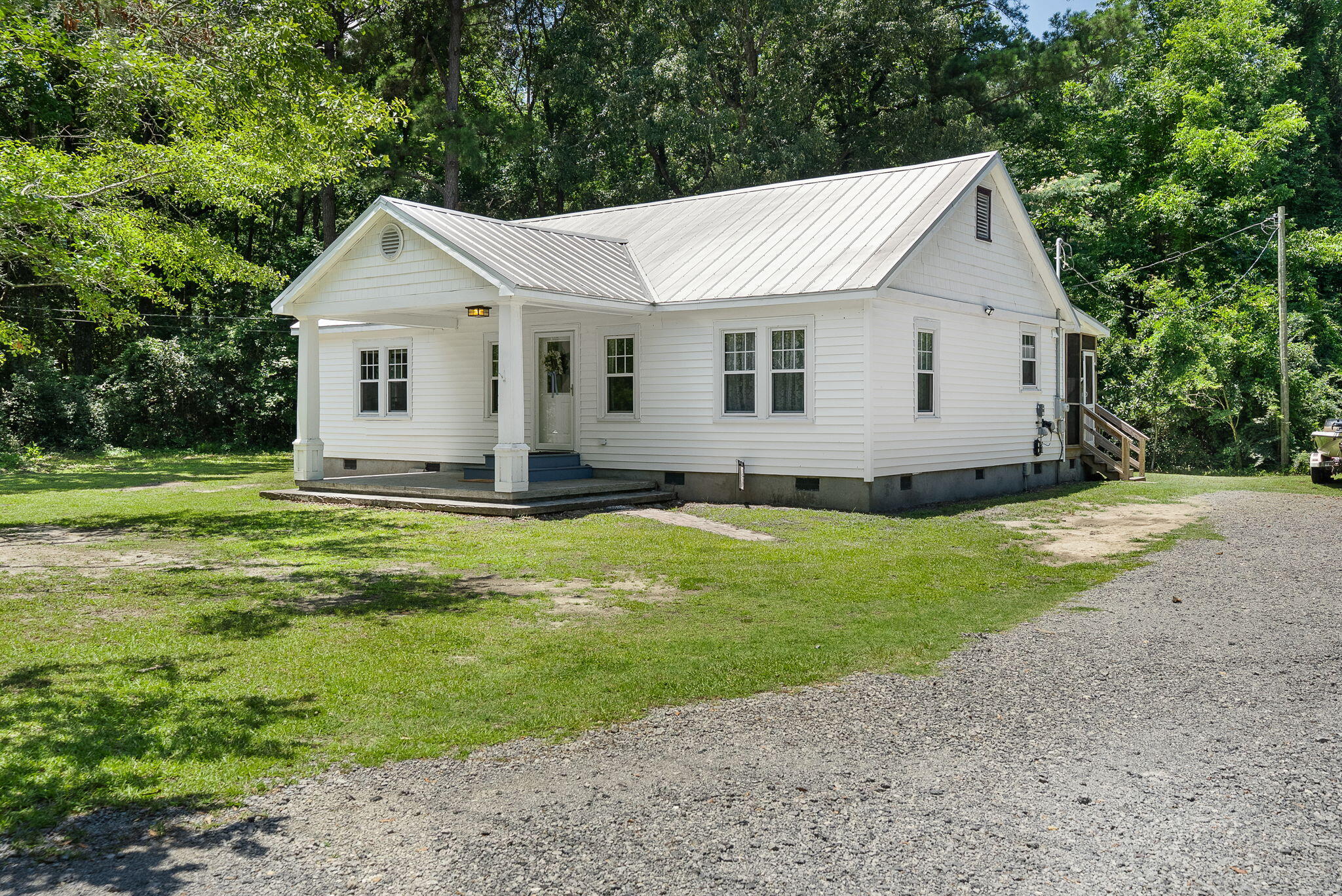 1737 Pinopolis Road Moncks Corner, SC 29461 - Photo 5 of 35