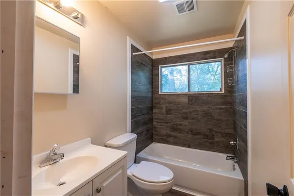 $59,999 | 224 North 3rd Street, Neodesha, KS 66757