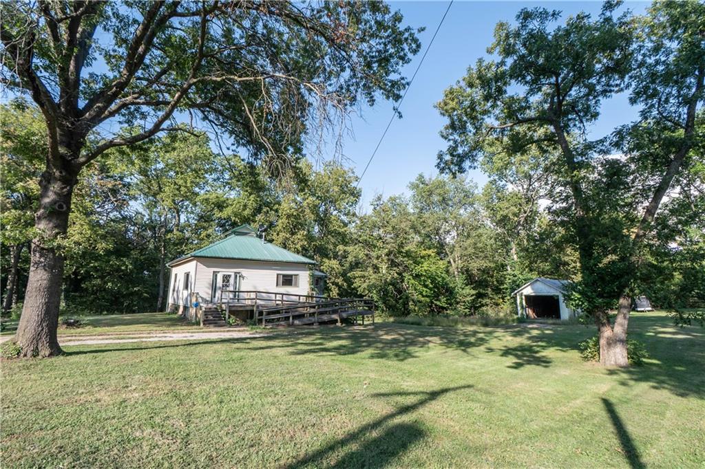 224 North 3rd Street Neodesha, KS 66757 - Photo 2 of 29