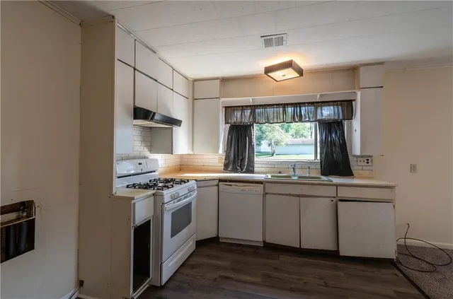 $64,999 | 224 North 3rd Street, Neodesha, KS 66757