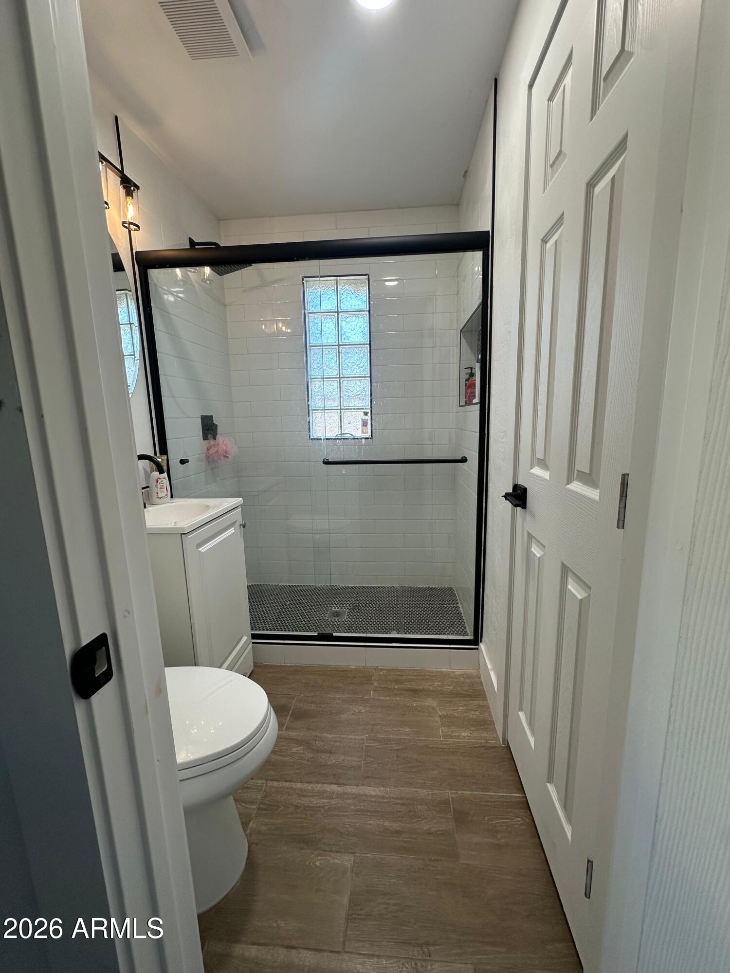 1730 West Thomas Road Phoenix, AZ 85015 - Photo 12 of 34 Unit B bathroom