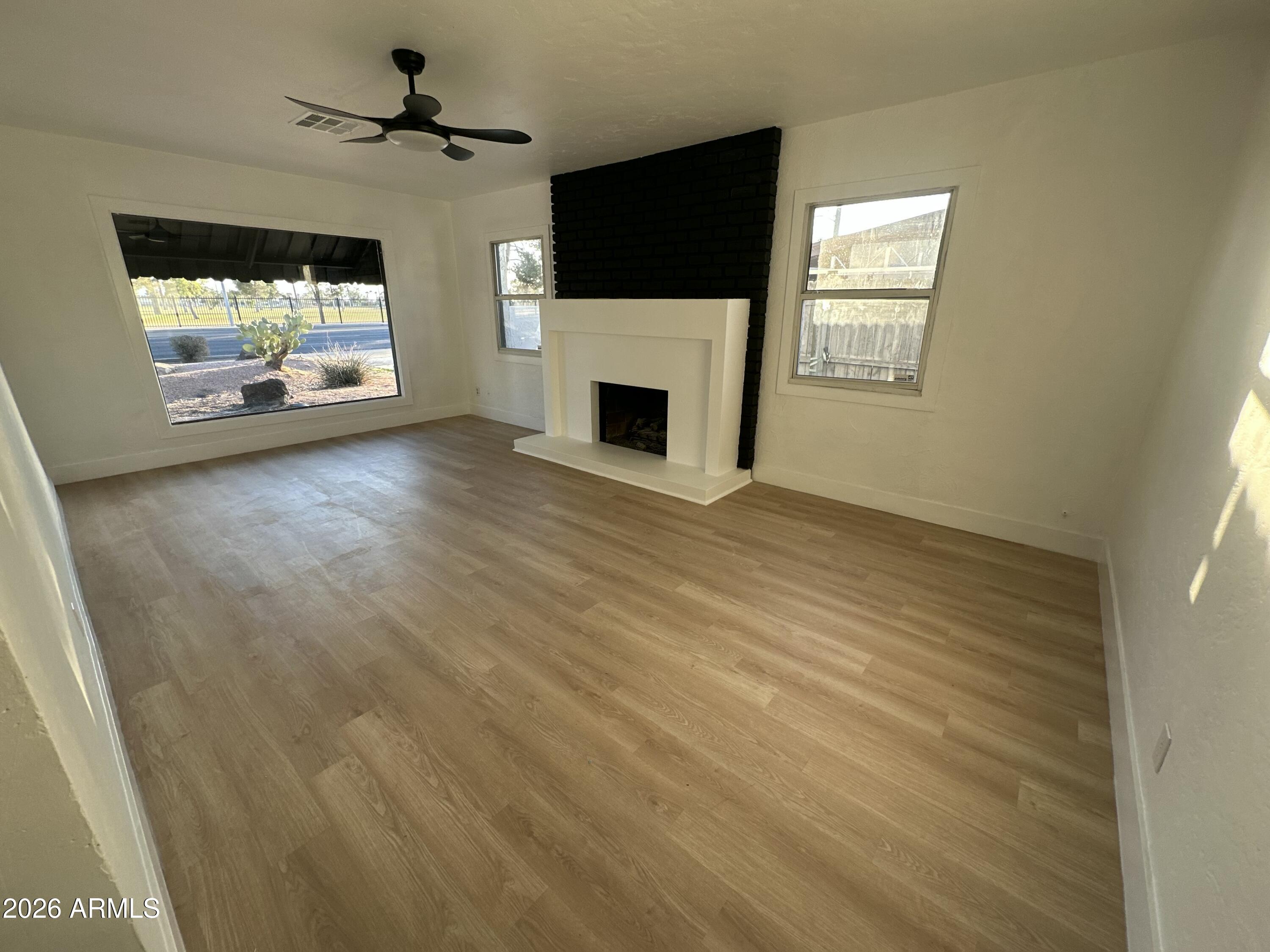 1730 West Thomas Road Phoenix, AZ 85015 - Photo 9 of 34 Unit A Living room area