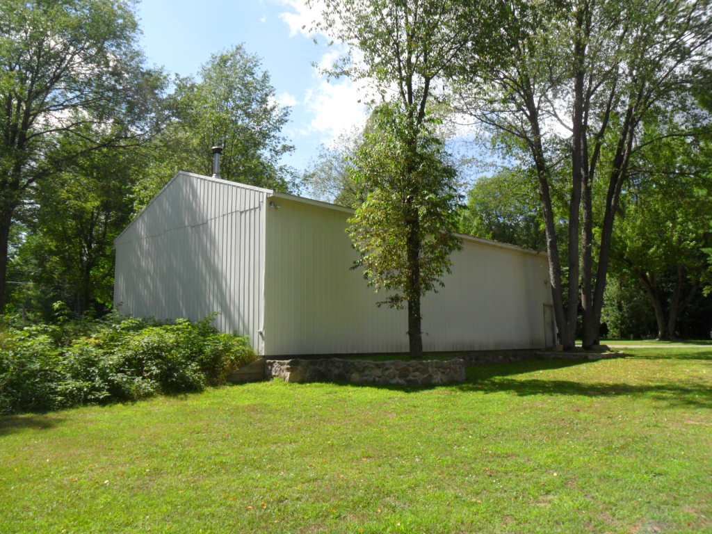 7449 Quarter Road Cadillac, MI 49601 - Photo 8 of 19 1805236-7.JPG