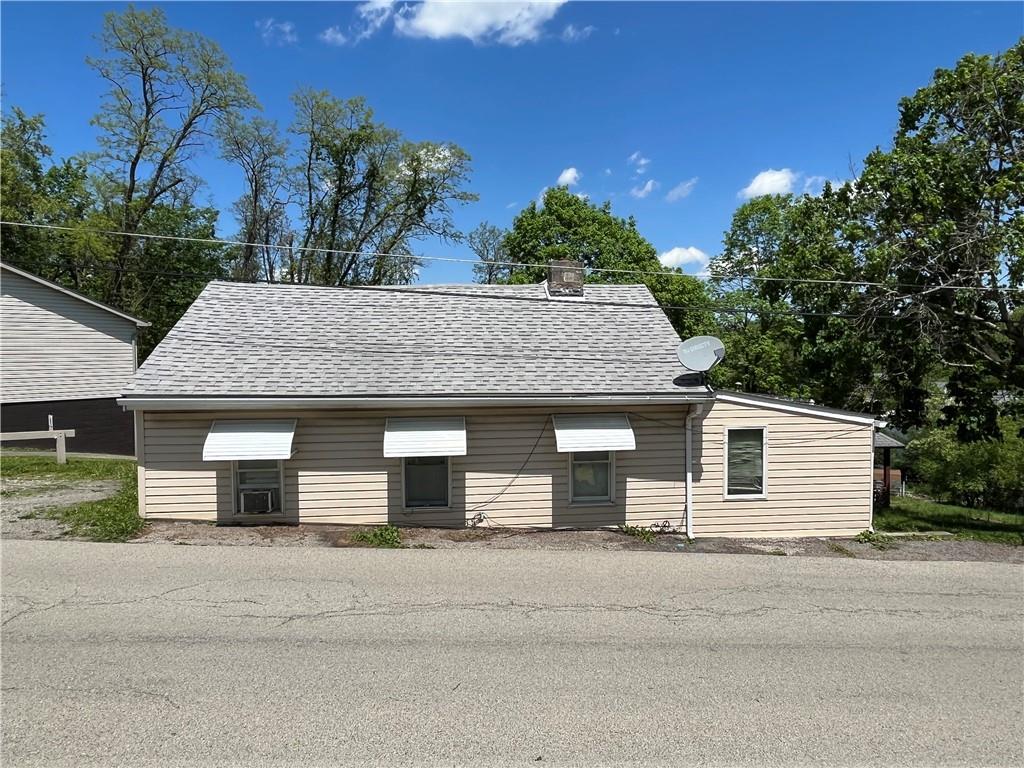 300-302 Oak Spring Road Canonsburg, PA 15317 - Photo 3 of 25 Gallery Image 3