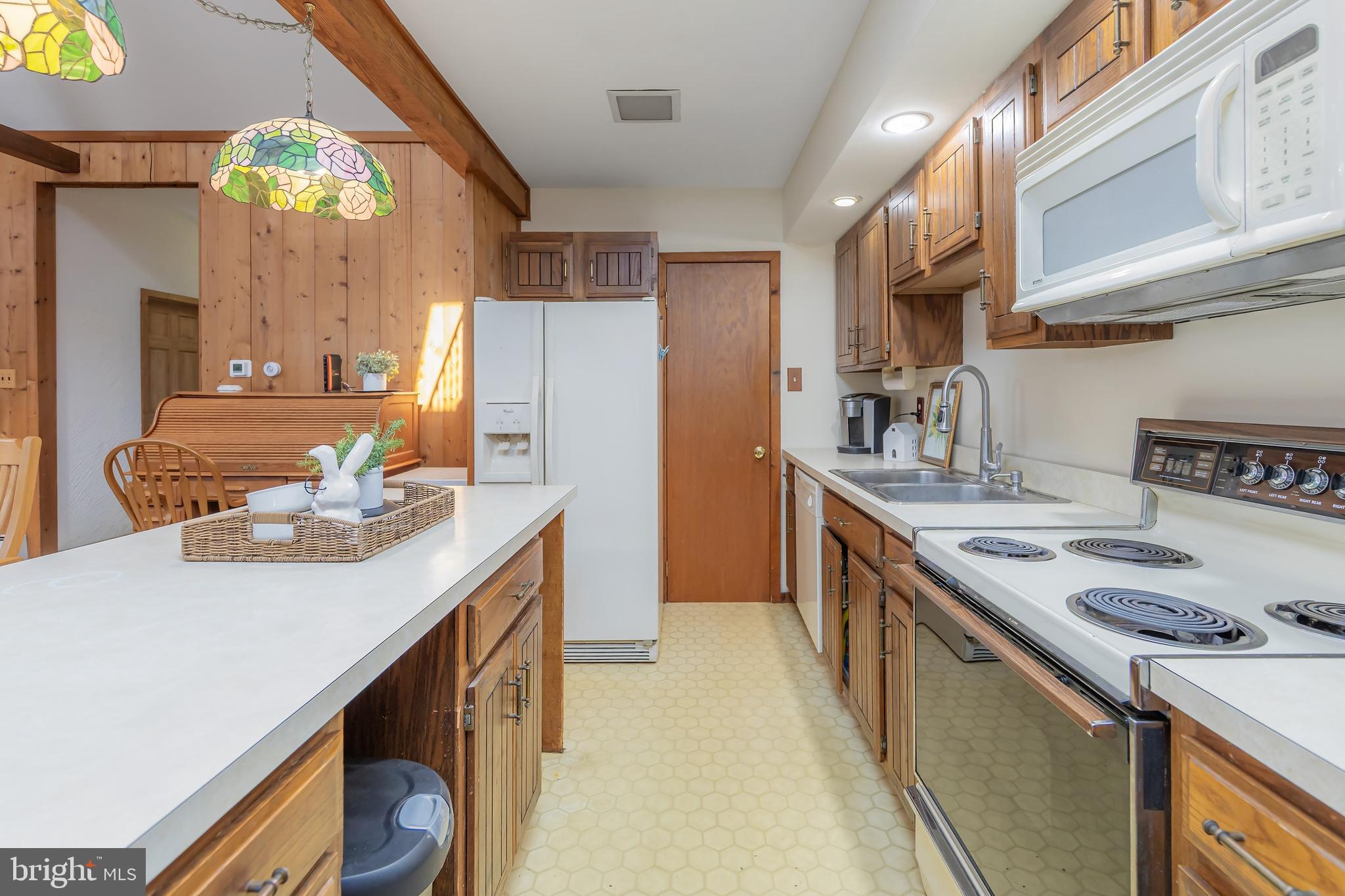 289 Stewart Road Allentown, NJ 08501 - Photo 9 of 41 Plenty og Counter Space