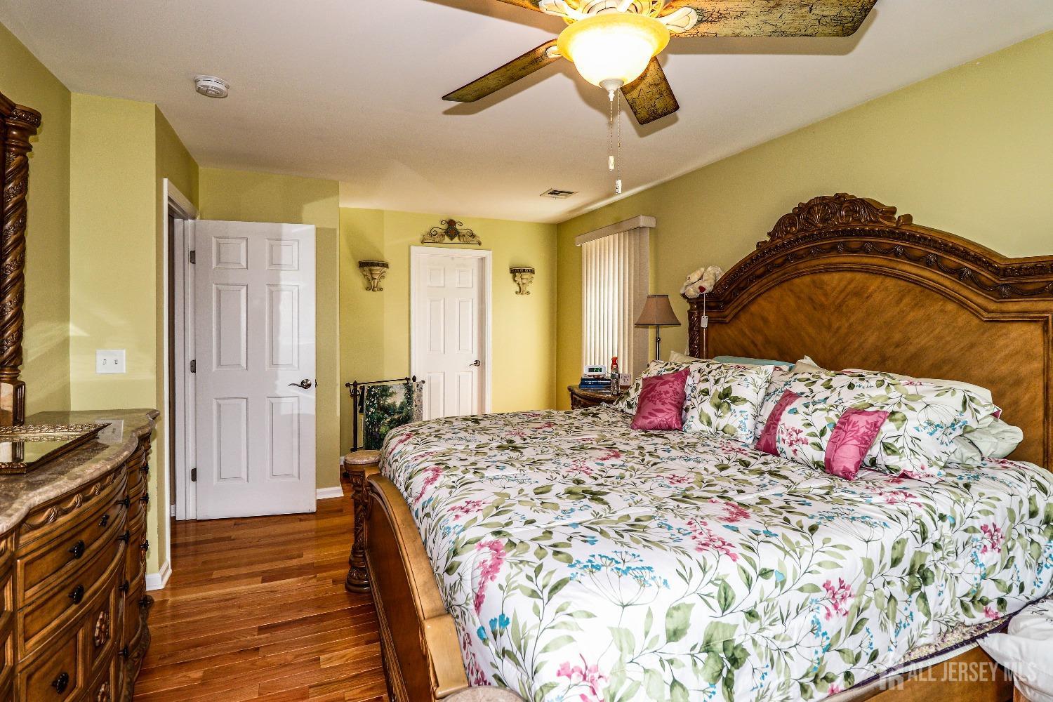 76 Kimberly Road Colonia, NJ 07067 - Photo 18 of 35