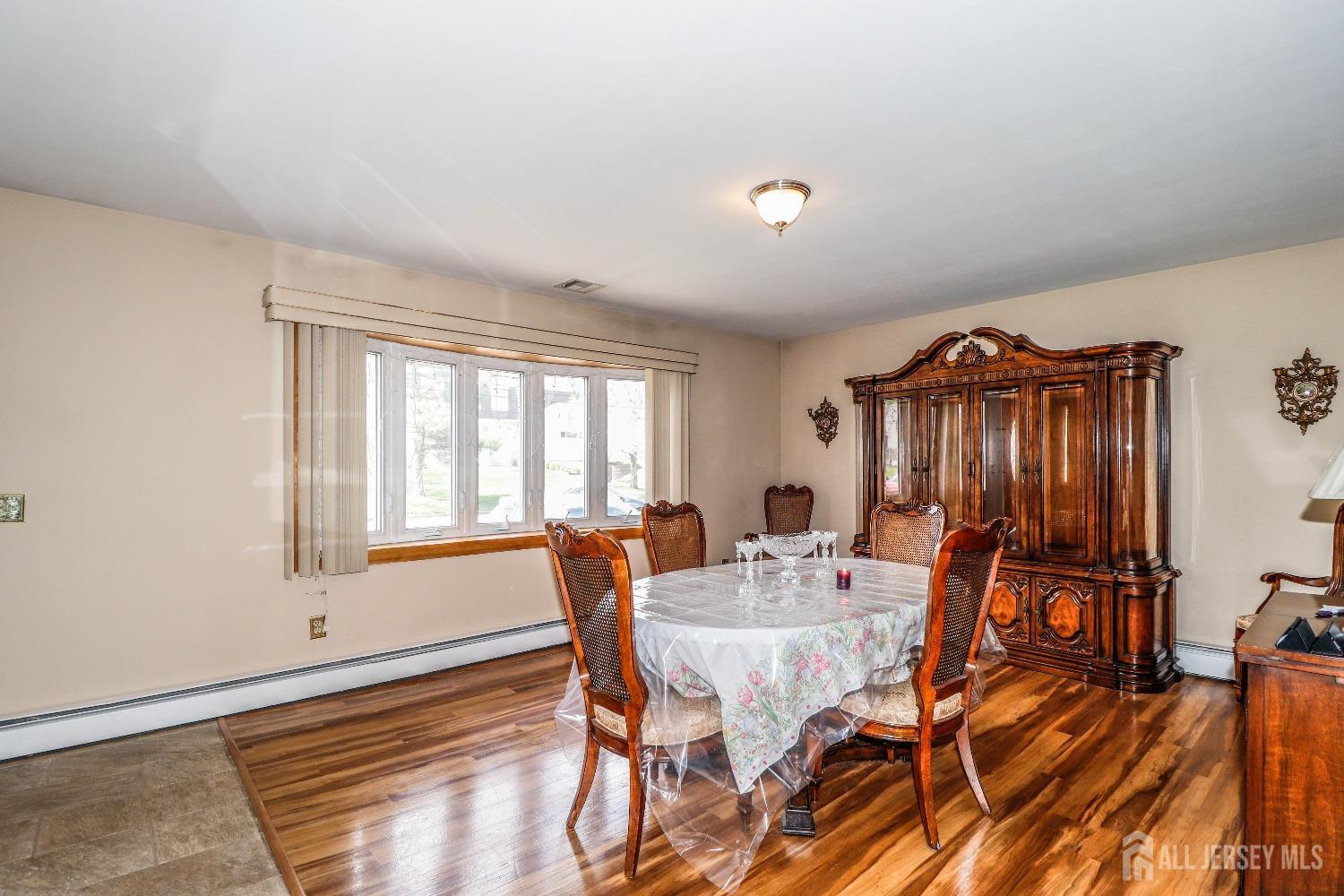 76 Kimberly Road Colonia, NJ 07067 - Photo 5 of 35