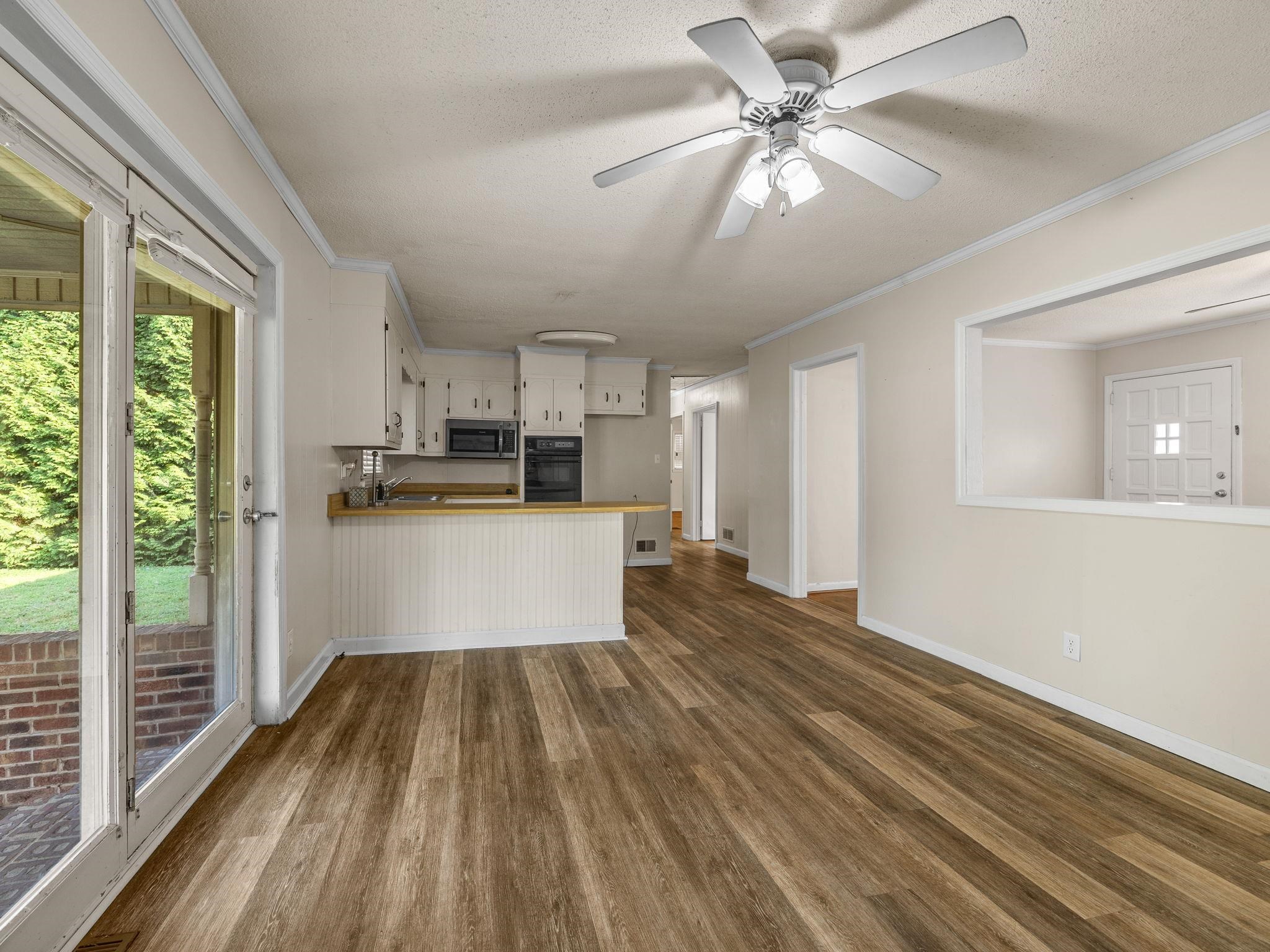 299 McAbee Road Roebuck, SC 29376 - Photo 9 of 32