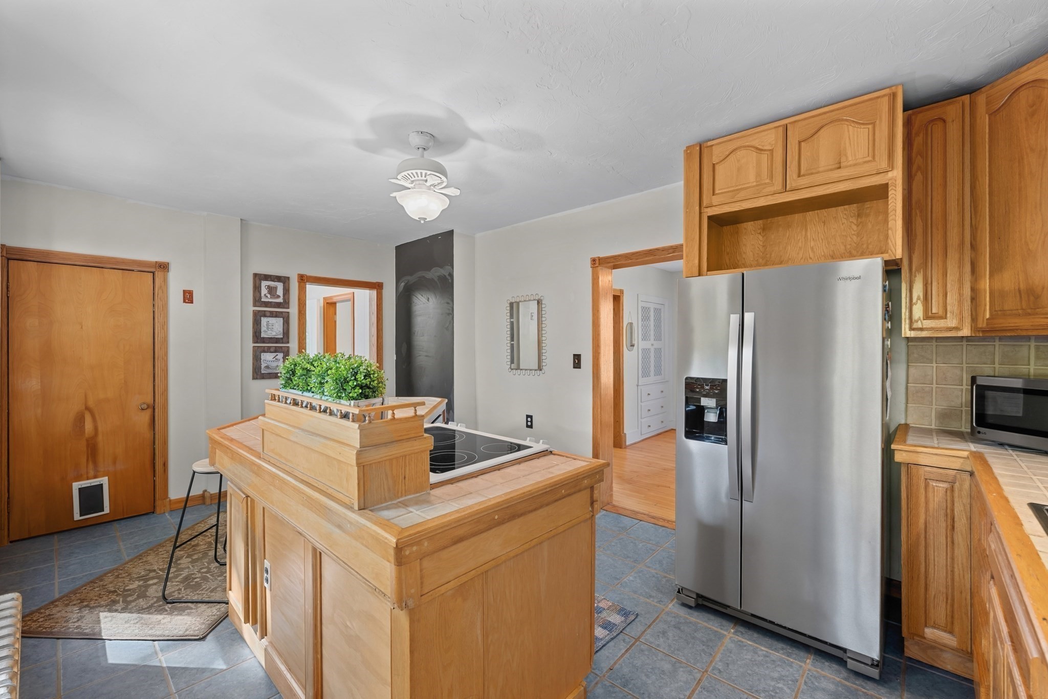 26 New Harbor Road Clinton, MA 01510 - Photo 7 of 30 Gallery Image 7