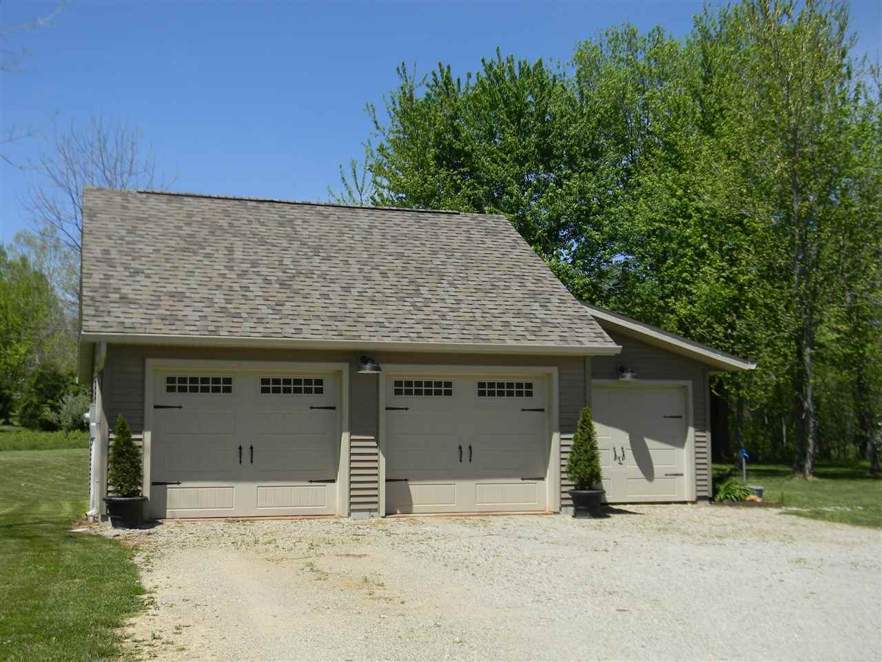 2845 White Springs Road Spencer, IN 47460 - Photo 2 of 31 Gallery Image 2