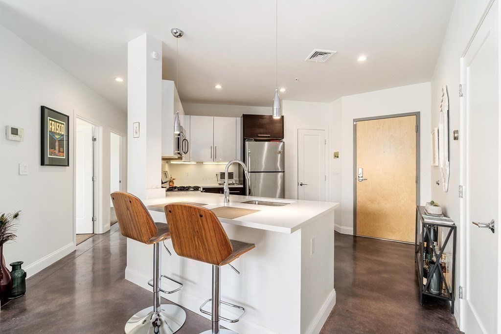 1 Brook Road, Unit 210 Quincy, MA 02169 - Photo 4 of 16 Gallery Image 4