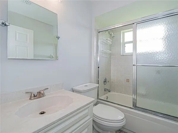 $3,500 | 725 23rd Avenue, Vero Beach, FL 32962