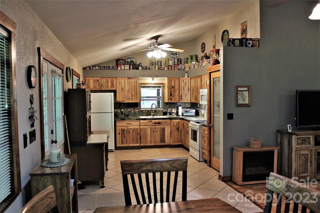 96 Wayne Lovedahl Road Cullowhee, NC 28723 - Photo 7 of 37 Gallery Image 7