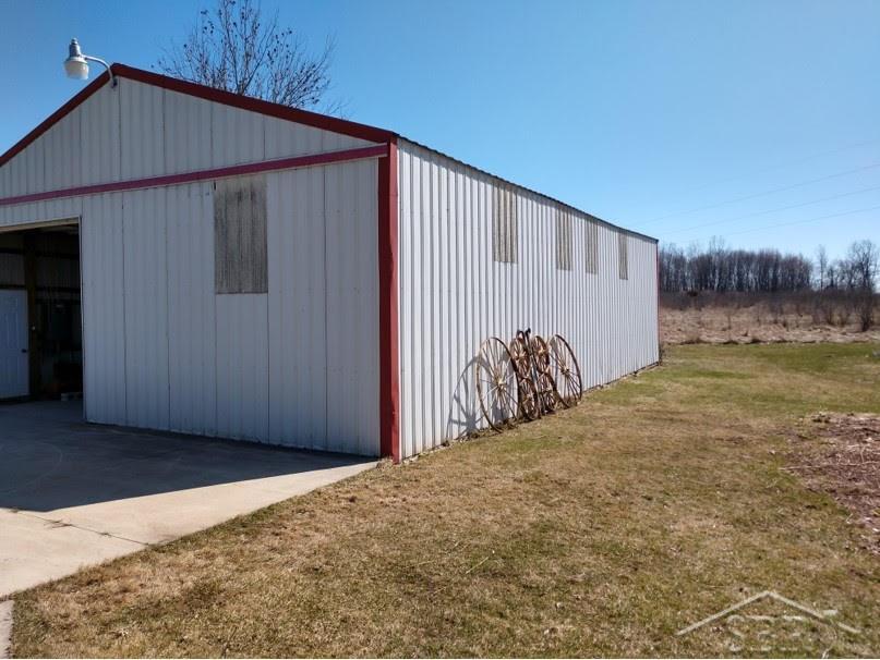 4851 Canboro Road Owendale, MI 48754 - Photo 16 of 19 50009677-15.JPG