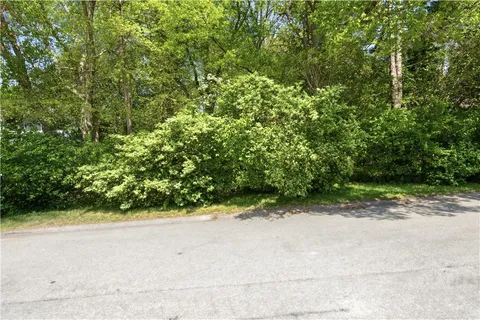 $500,000 | 0 What Cheer Road, Narragansett, RI 02882