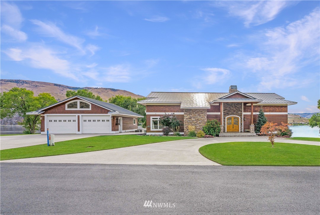 2155 Summer Camp Road Chelan, WA 98816 - Photo 1 of 40 Gallery Image 1