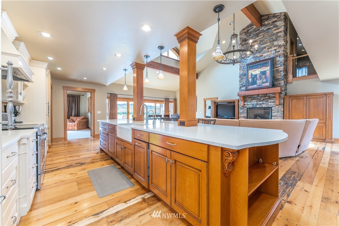 2155 Summer Camp Road Chelan, WA 98816 - Photo 3 of 40 Gallery Image 3